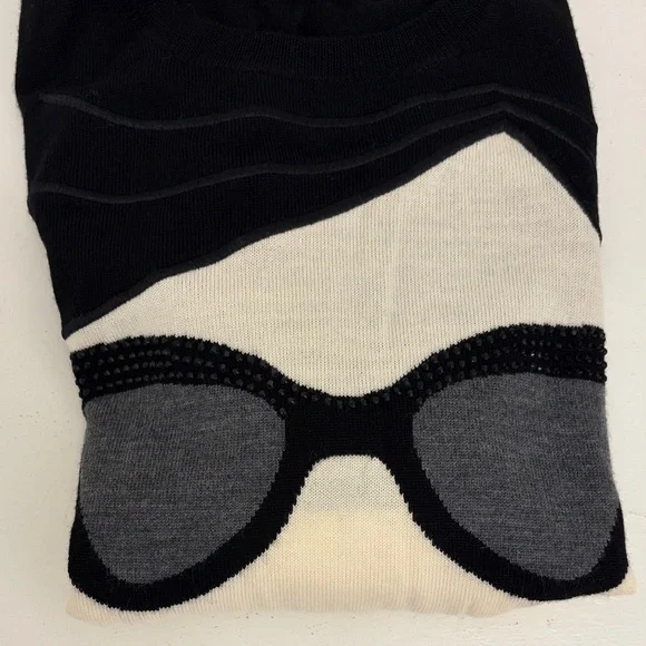 Alice + Olivia Black and Cream Sweater with Red Accent